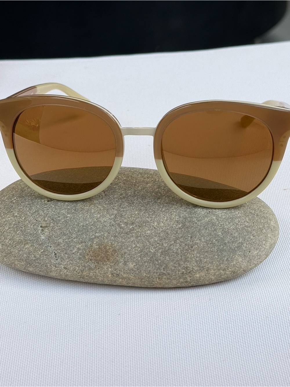 Tory Burch two toned sunglasses - Picture 6 of 7